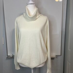 Laura Gayle Ivory Cowlneck Sweater Medium